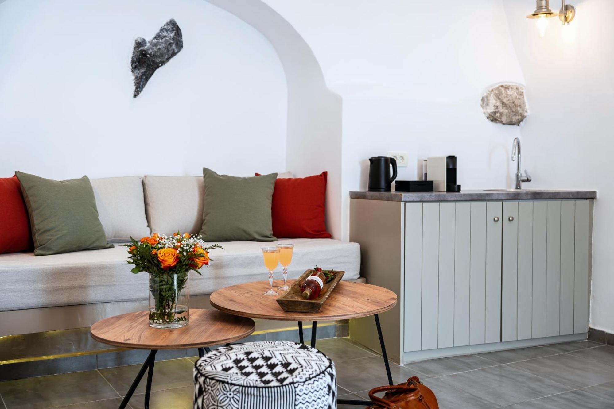 Mardanza Krokos Suites Imerovígli Buitenkant foto