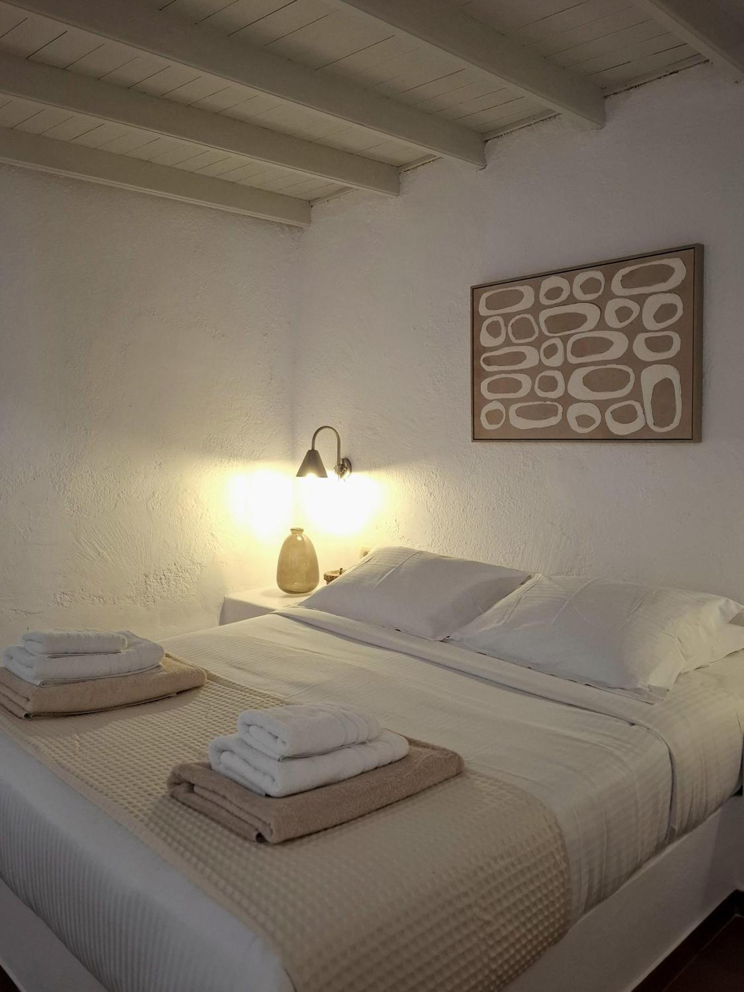 Mardanza Krokos Suites Imerovígli Buitenkant foto