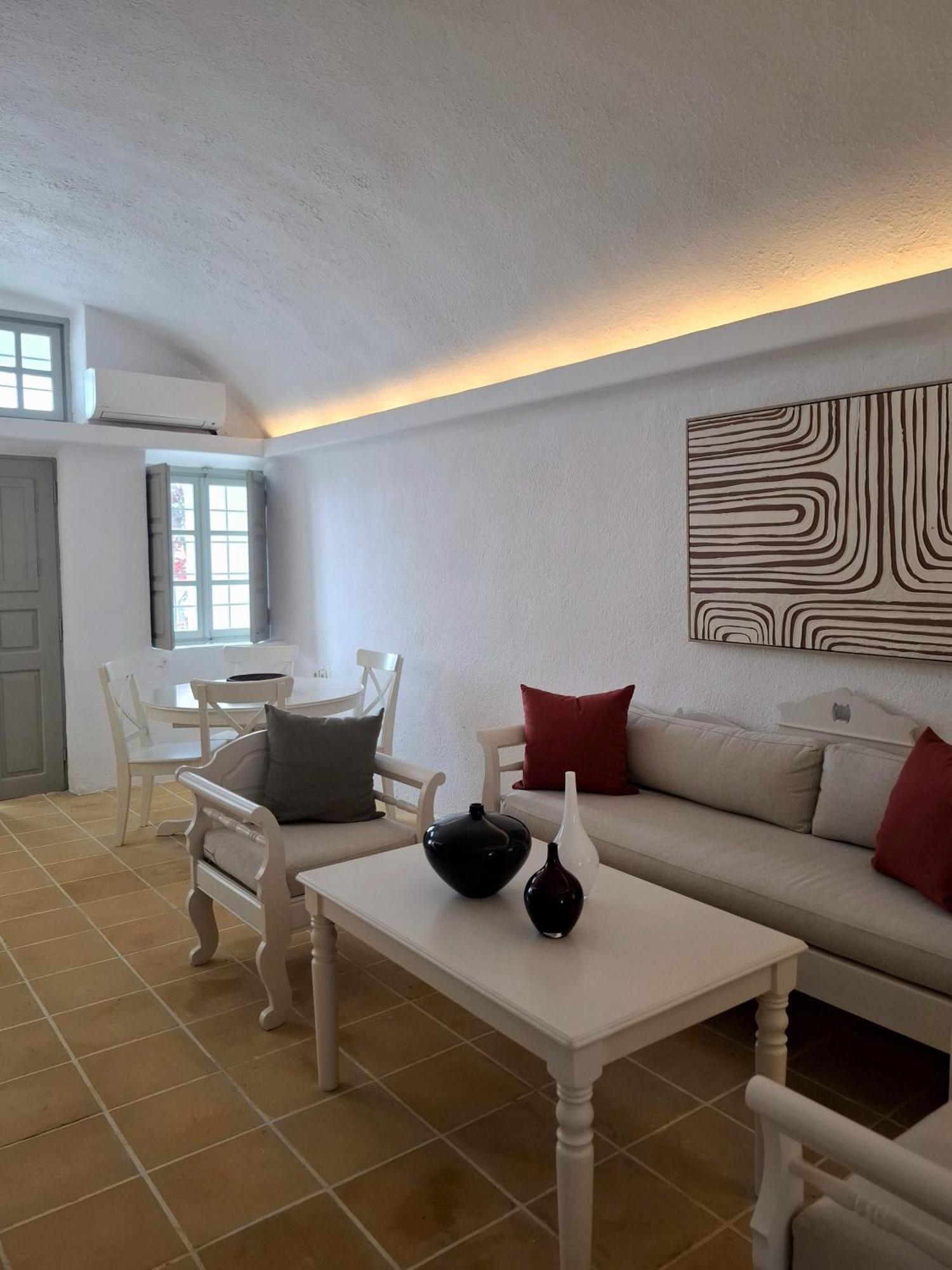 Mardanza Krokos Suites Imerovígli Buitenkant foto